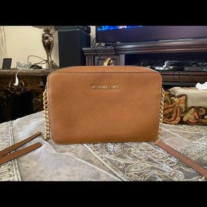 michael kors cross body